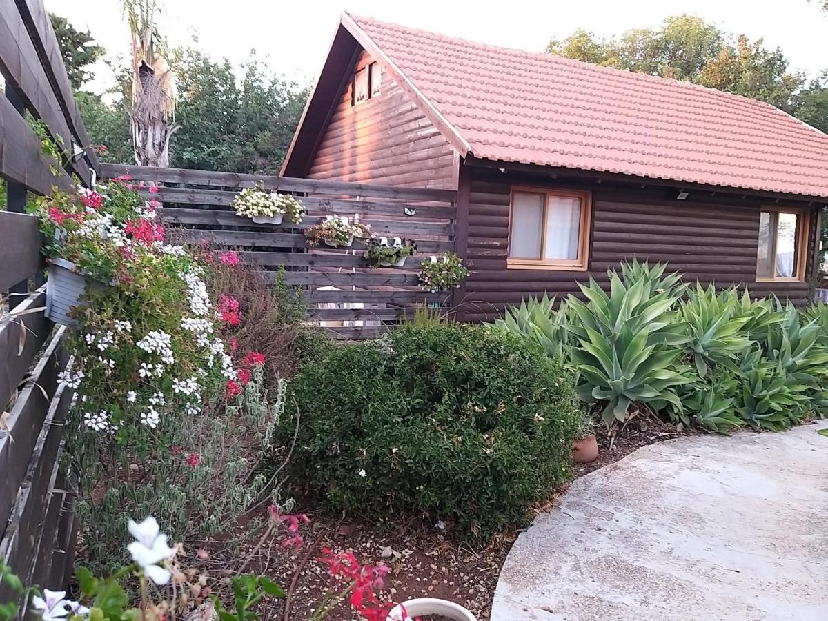 Вилла Tal Nof Cabins Manot Экстерьер фото